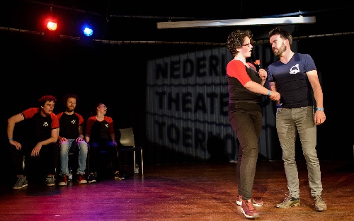 Sub Rosa vs. Man Met Snor 1